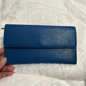 LV epi leather vintage wallet